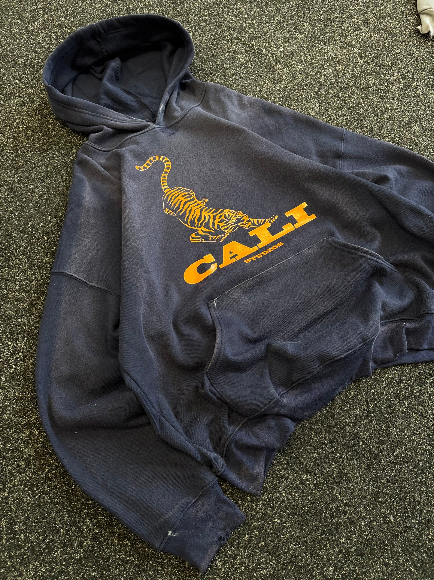 Washed Tiger Hoodie - Navy