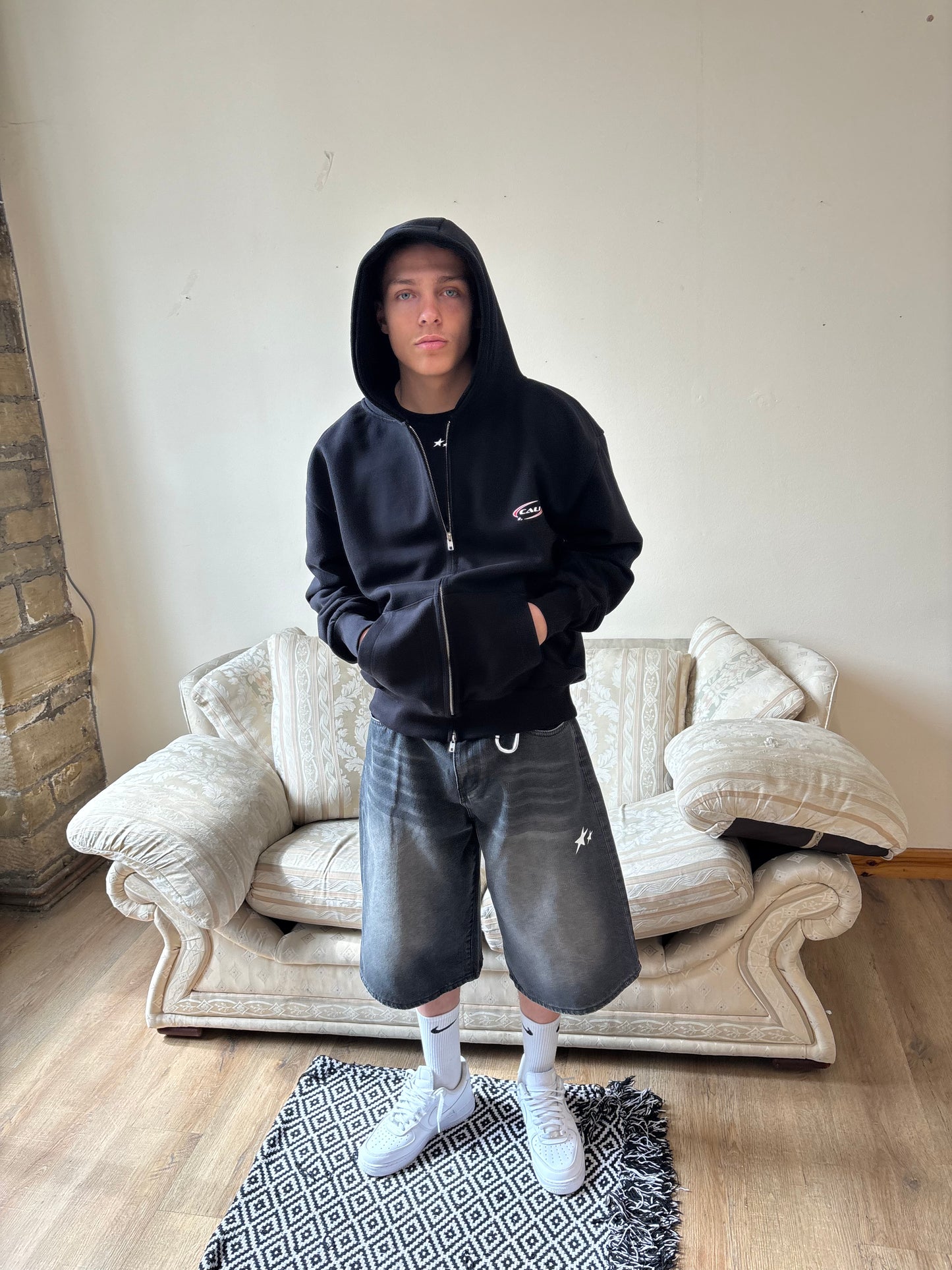 Track V2 Zip Up - Black