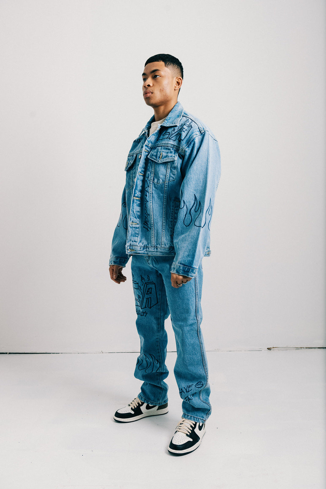 Graphic Jeans - Blue.