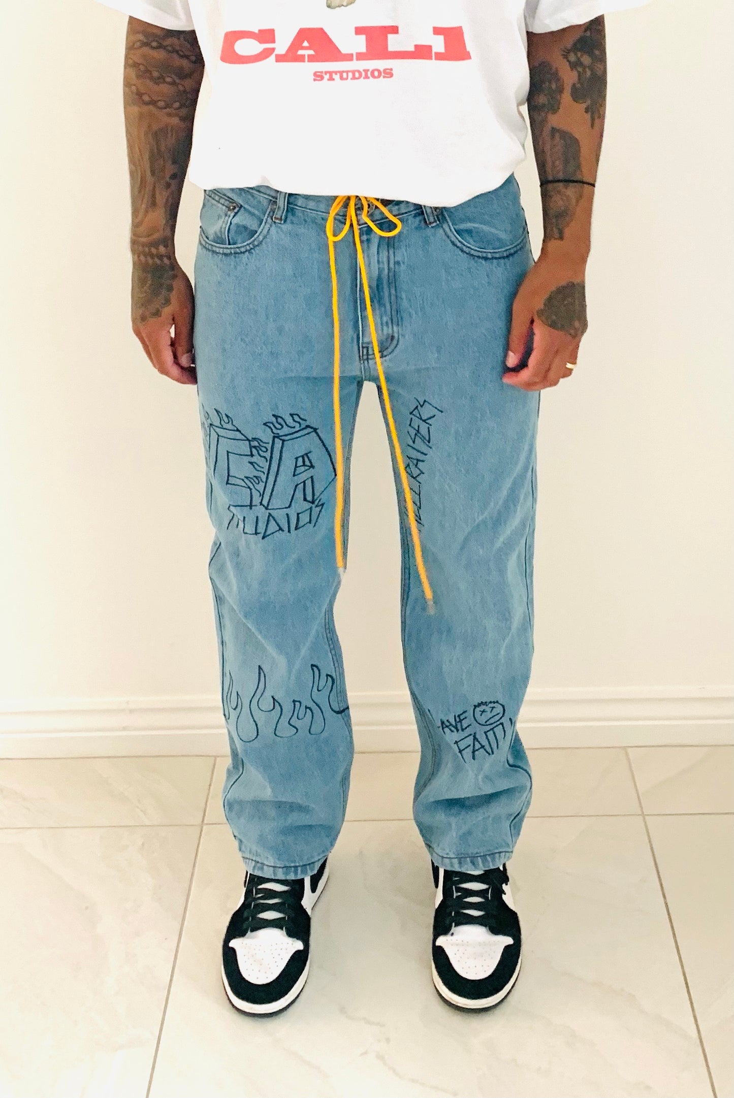 Graphic Jeans - Blue.
